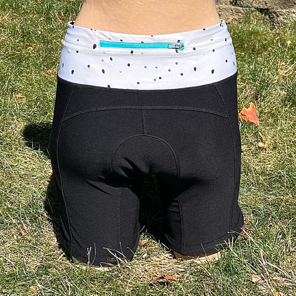 - Mondetta S Motley Dot Cycling Shorts! EUC!